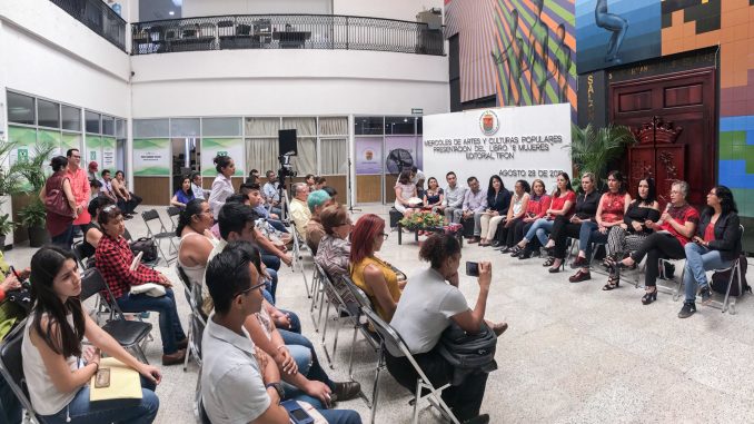 Presentan Libro