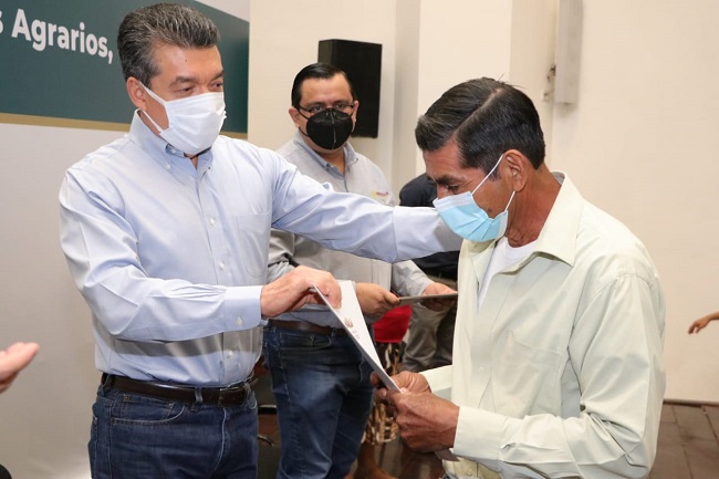 Entregan títulos de propiedad del Registro Agrario Nacional a más de